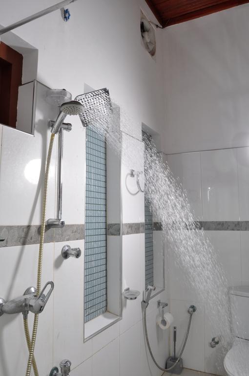 Guest Ryan Hotel Katunayaka Εξωτερικό φωτογραφία