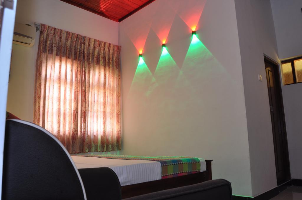 Guest Ryan Hotel Katunayaka Δωμάτιο φωτογραφία