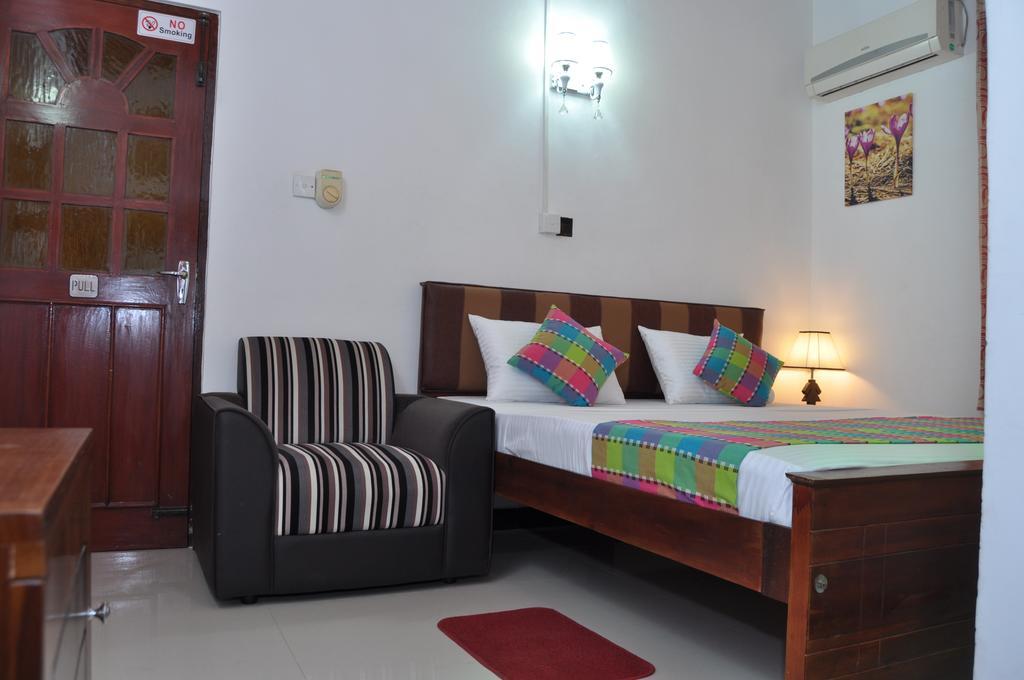 Guest Ryan Hotel Katunayaka Δωμάτιο φωτογραφία