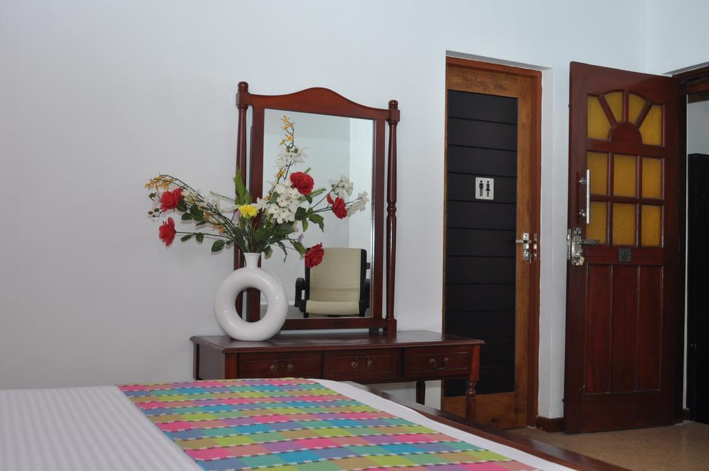 Guest Ryan Hotel Katunayaka Εξωτερικό φωτογραφία