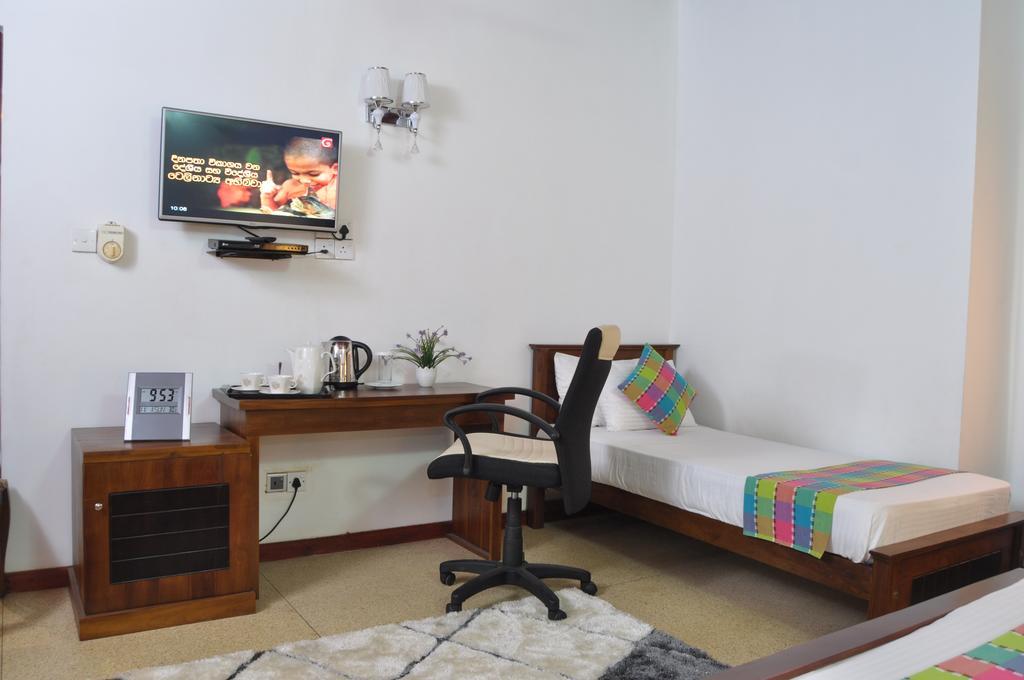 Guest Ryan Hotel Katunayaka Εξωτερικό φωτογραφία