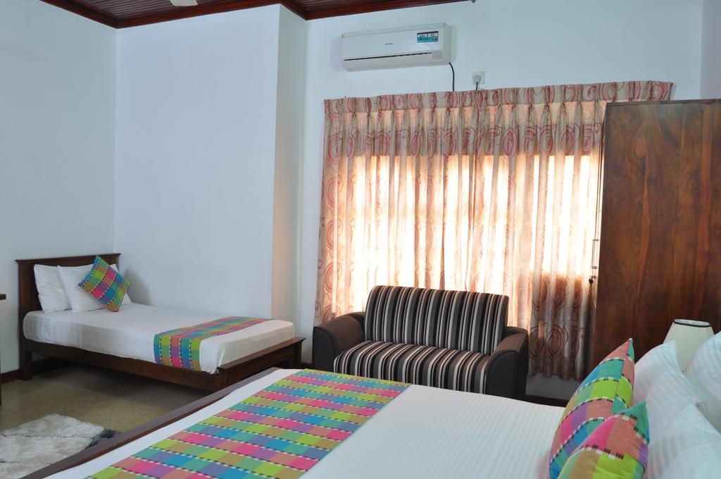 Guest Ryan Hotel Katunayaka Δωμάτιο φωτογραφία