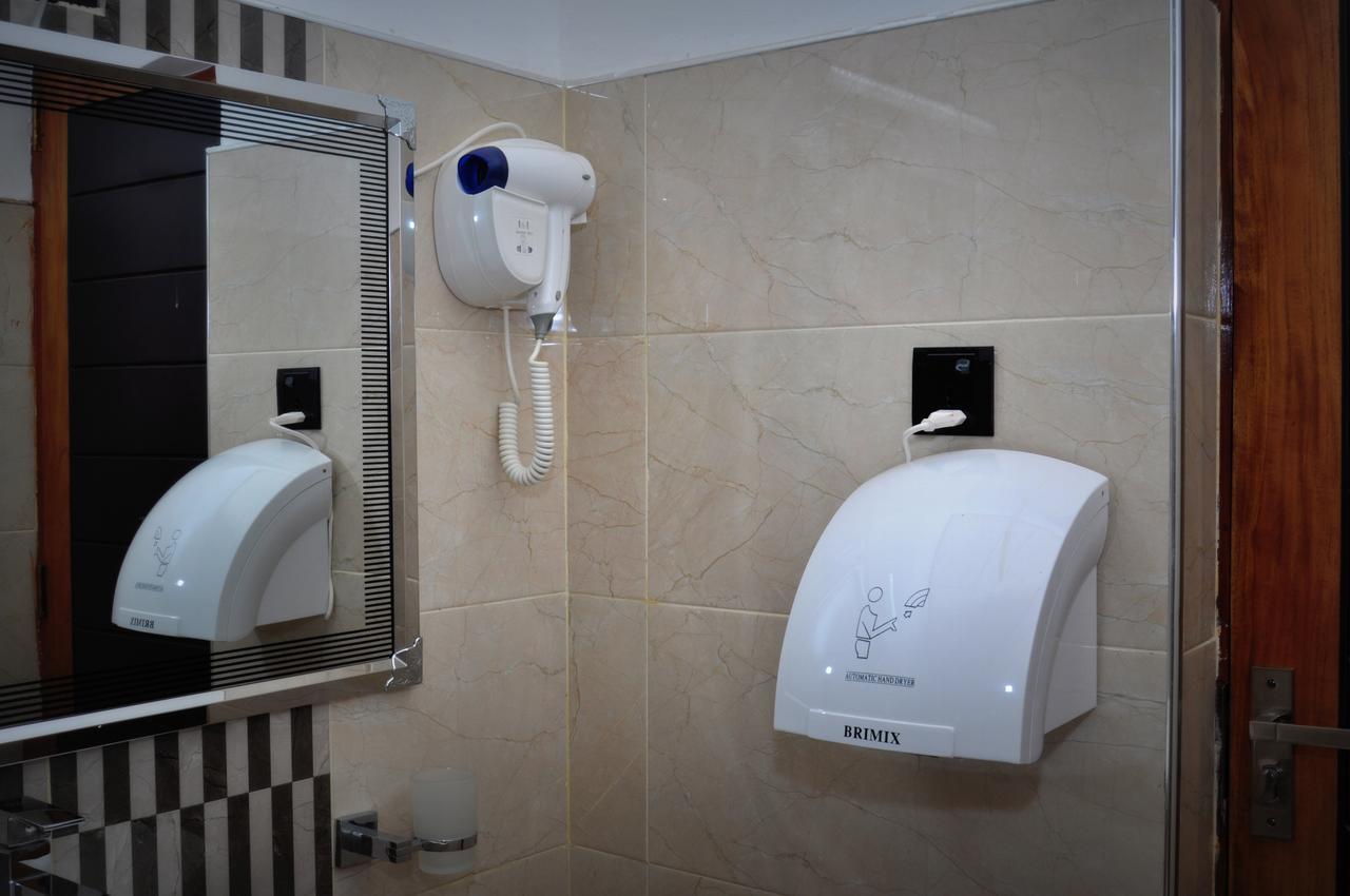 Guest Ryan Hotel Katunayaka Εξωτερικό φωτογραφία