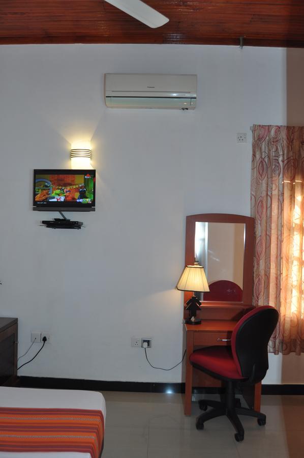 Guest Ryan Hotel Katunayaka Εξωτερικό φωτογραφία